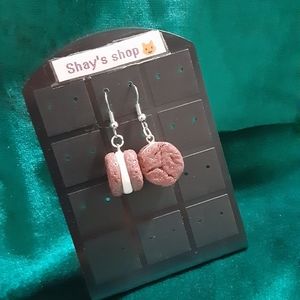 Oatmeal creme earrings